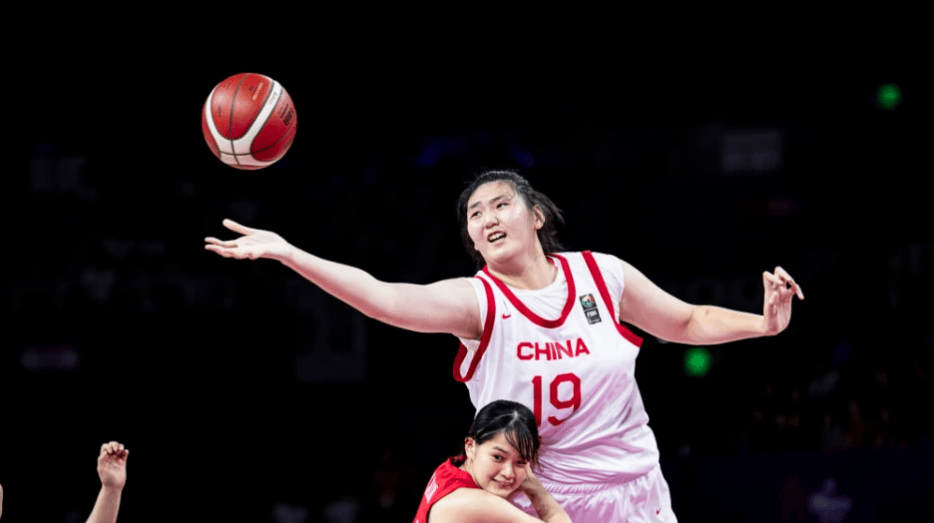 法国女篮击败北马其顿，取得国际篮球比赛大胜
