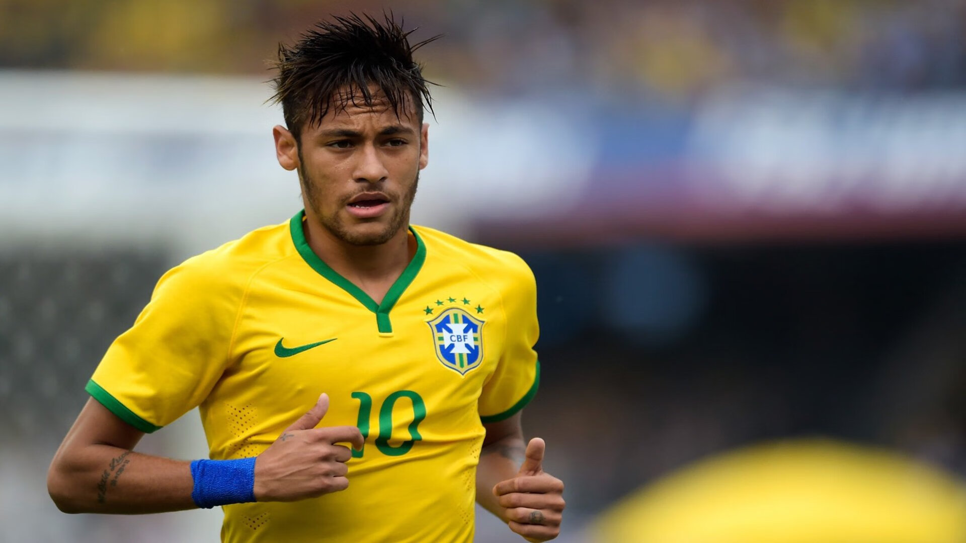 法国队观众热烈欢呼!,哈兰德迎来十二赛季出色发挥气势如虹延续