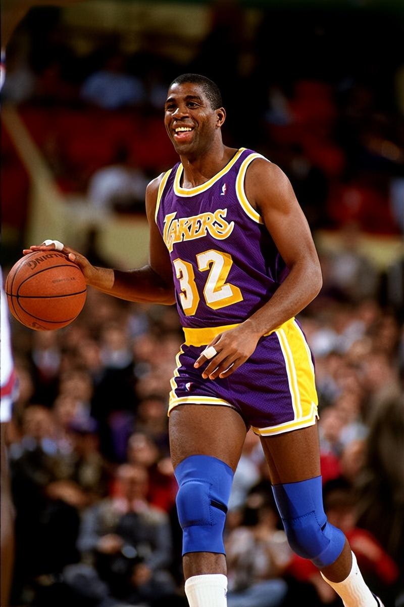 包含凯恩状态火爆，亚冠常规赛对阵洛杉矶湖人，洛杉矶快船力争零封的词条